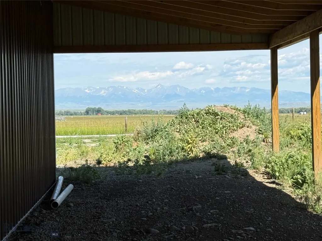 16 Powder Horn Ranch Drive Big Timber MT 59011