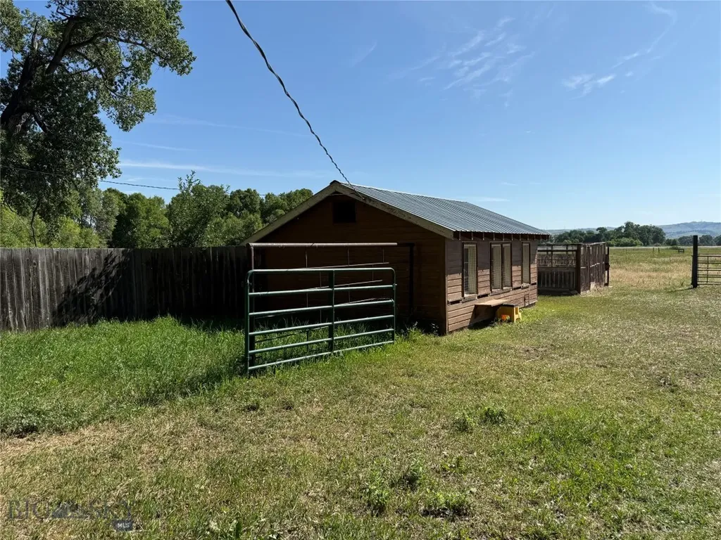 16 Powder Horn Ranch Drive Big Timber MT 59011