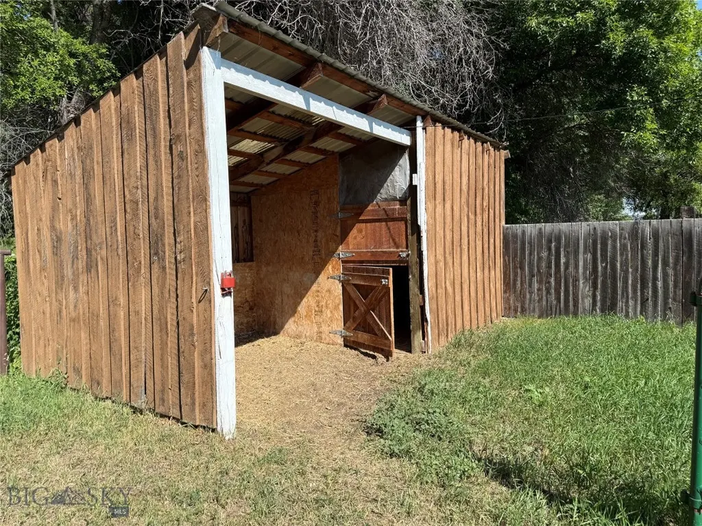 16 Powder Horn Ranch Drive Big Timber MT 59011