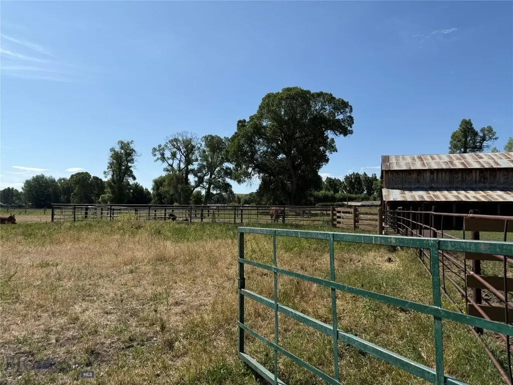 16 Powder Horn Ranch Drive Big Timber MT 59011