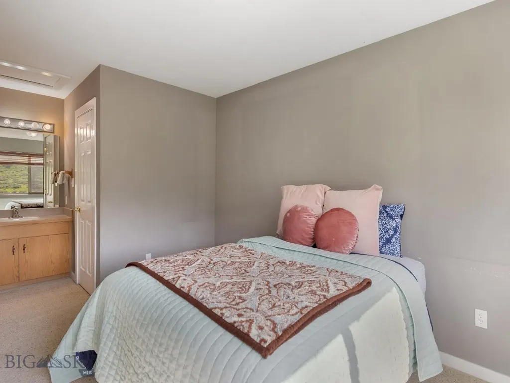 417 Firelight Big Sky MT 59716