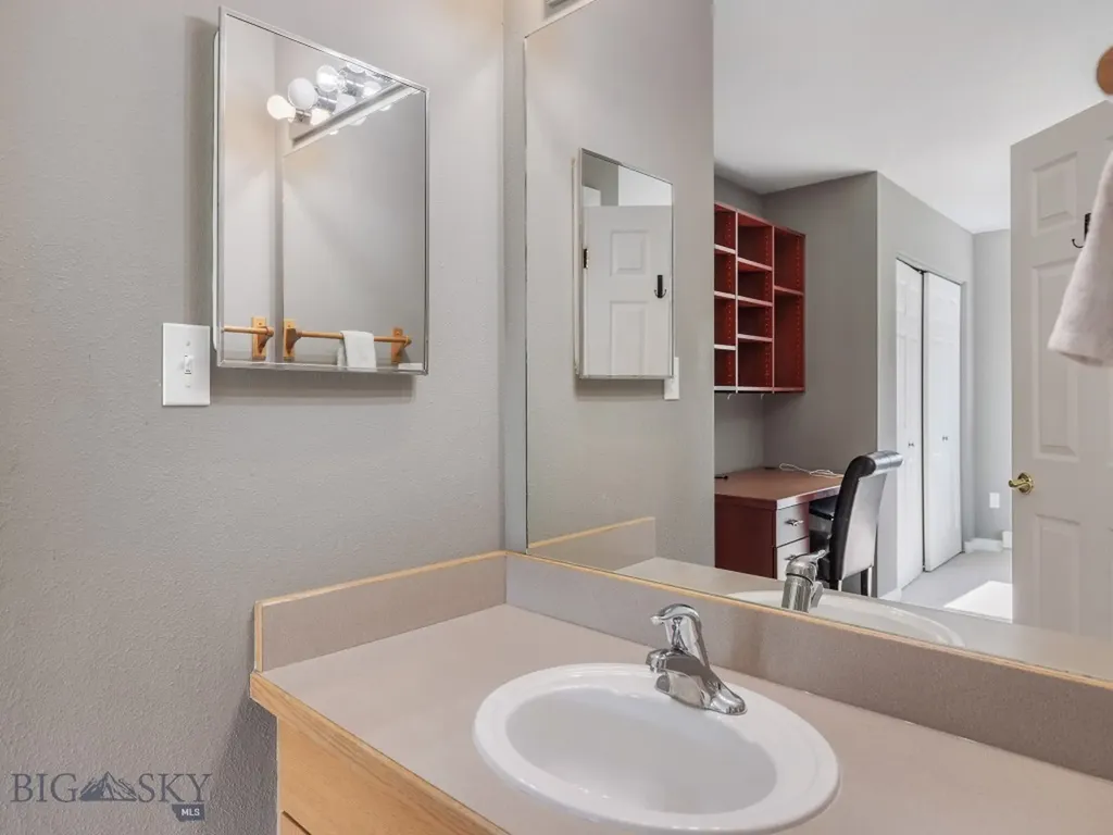 417 Firelight Big Sky MT 59716