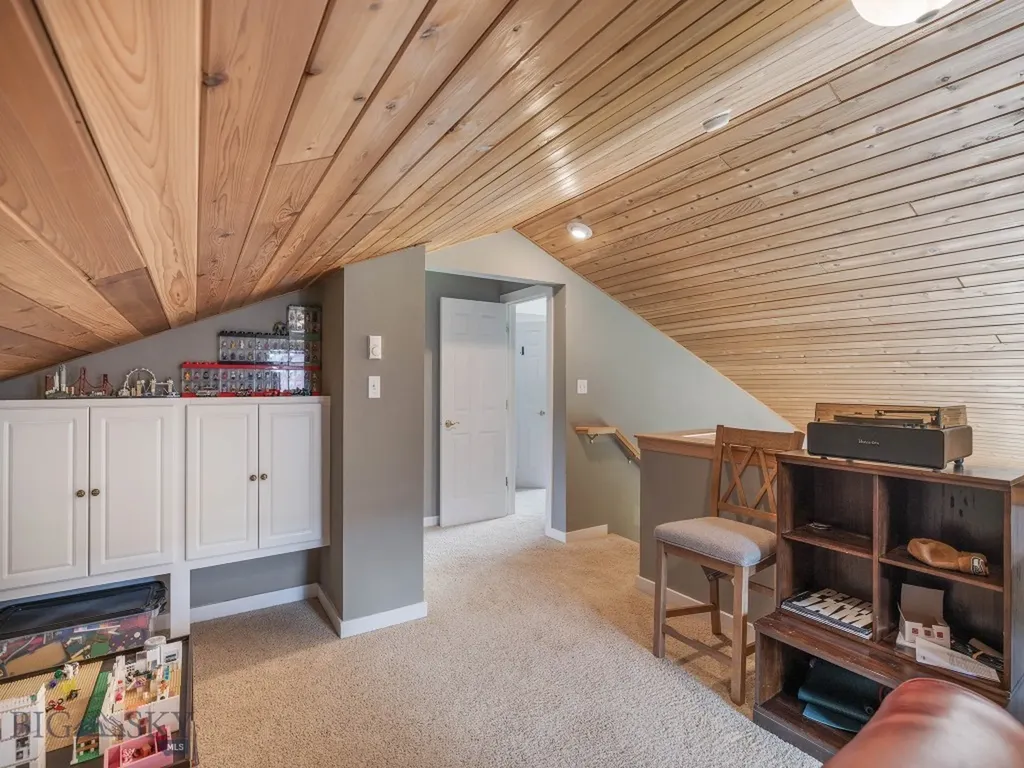 417 Firelight Big Sky MT 59716