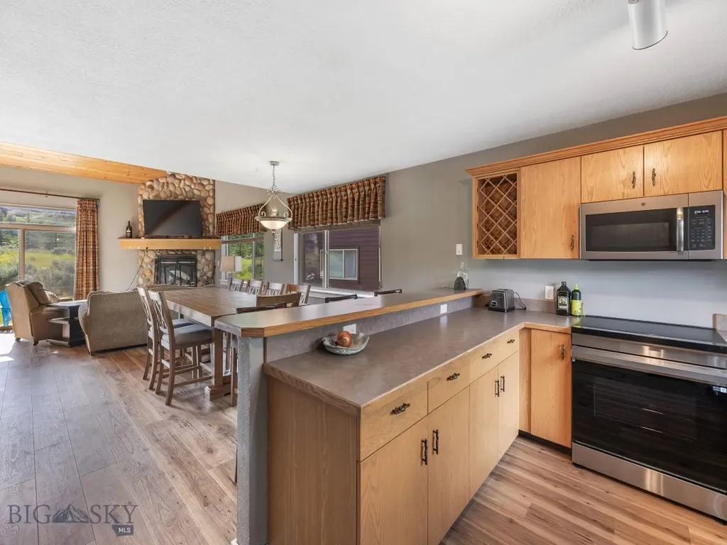 417 Firelight Big Sky MT 59716