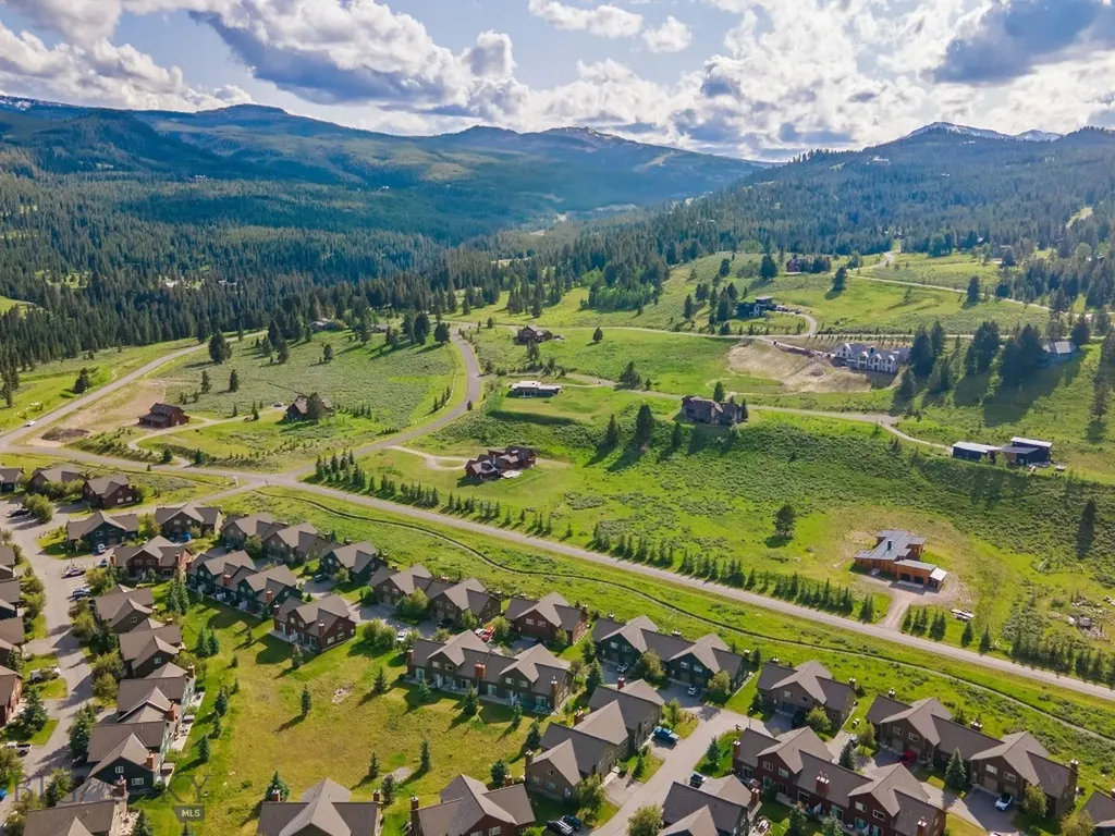 417 Firelight Big Sky MT 59716