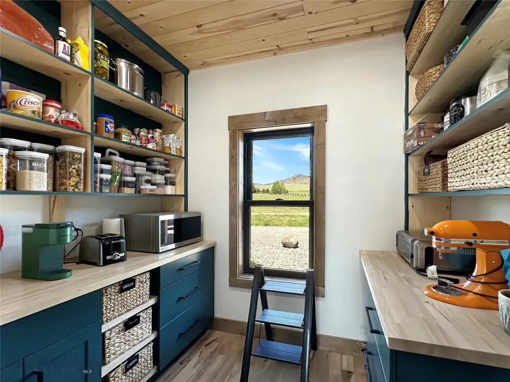 8 Montana Way Ennis MT 59729