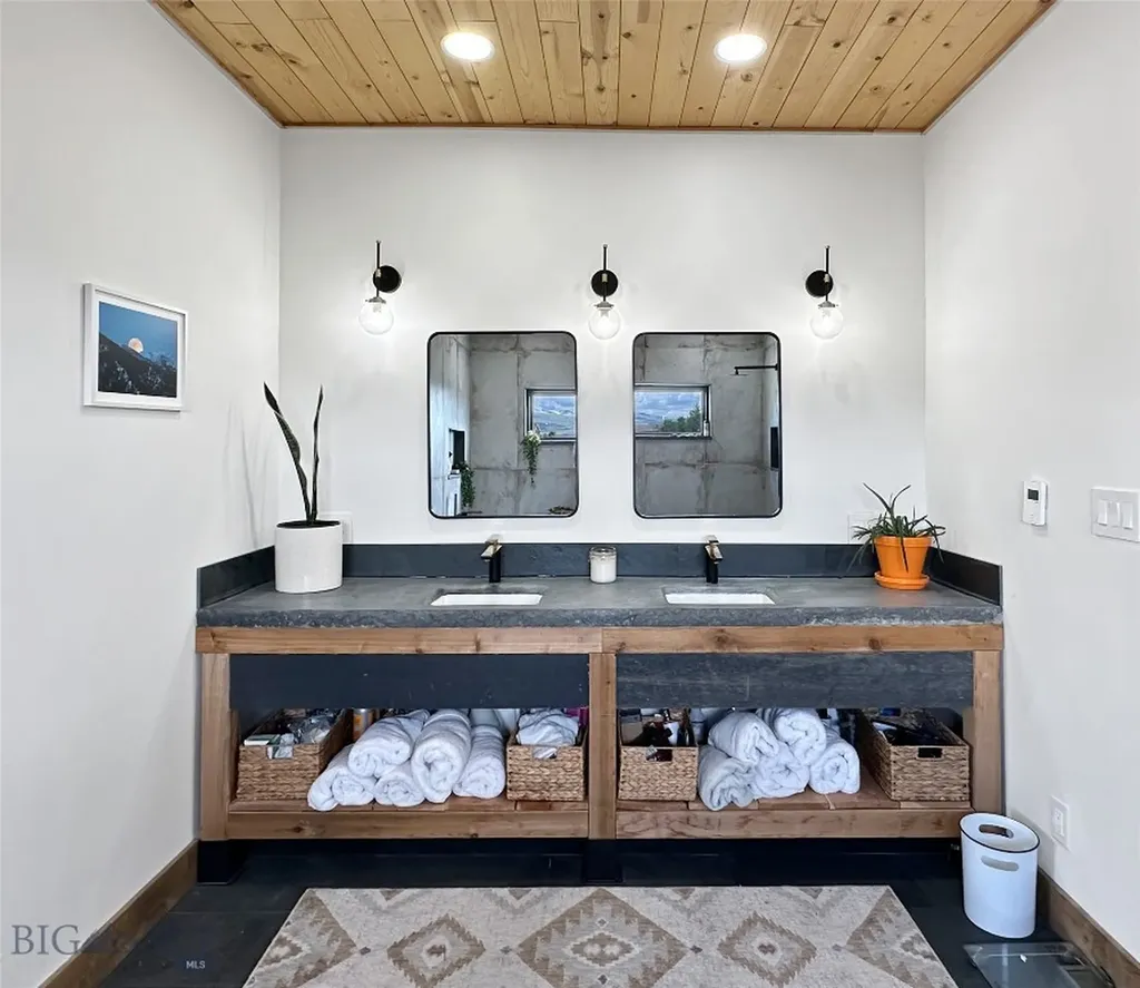 8 Montana Way Ennis MT 59729