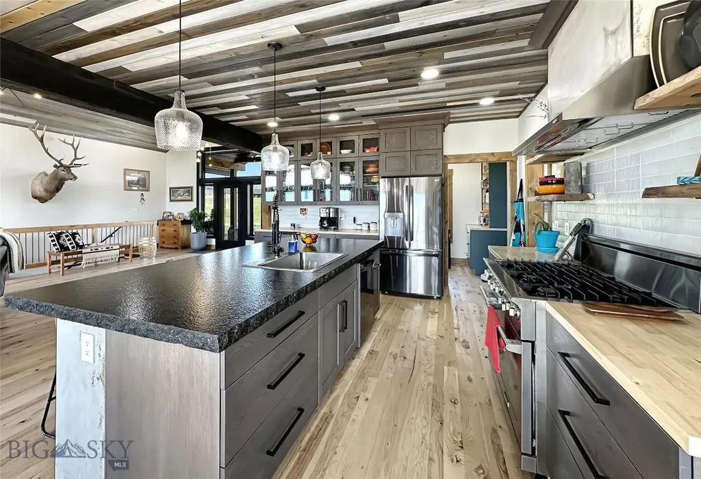 8 Montana Way Ennis MT 59729