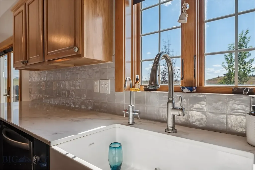 219 Rolling Glen Ranch Loop Three Forks MT 59752