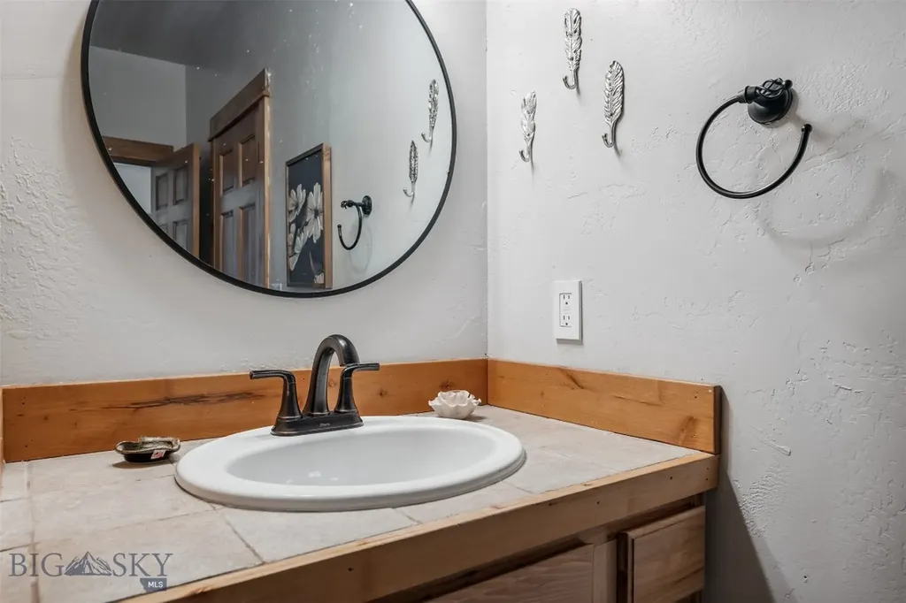 219 Rolling Glen Ranch Loop Three Forks MT 59752