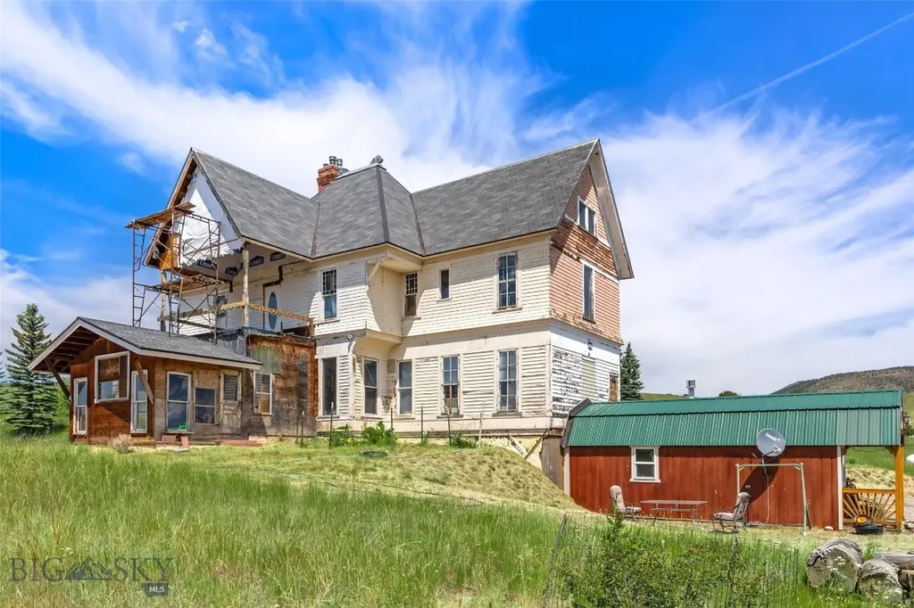 5835 Spaulding Bridge Road Belgrade MT 59714