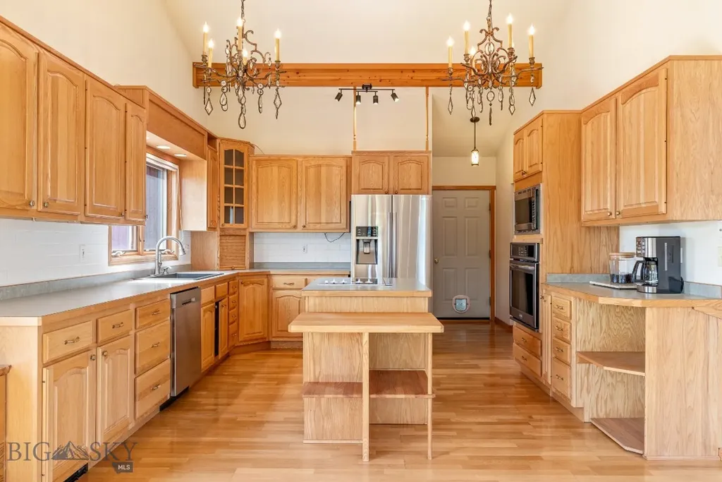 35 N Low Bench Road Gallatin Gateway MT 59730