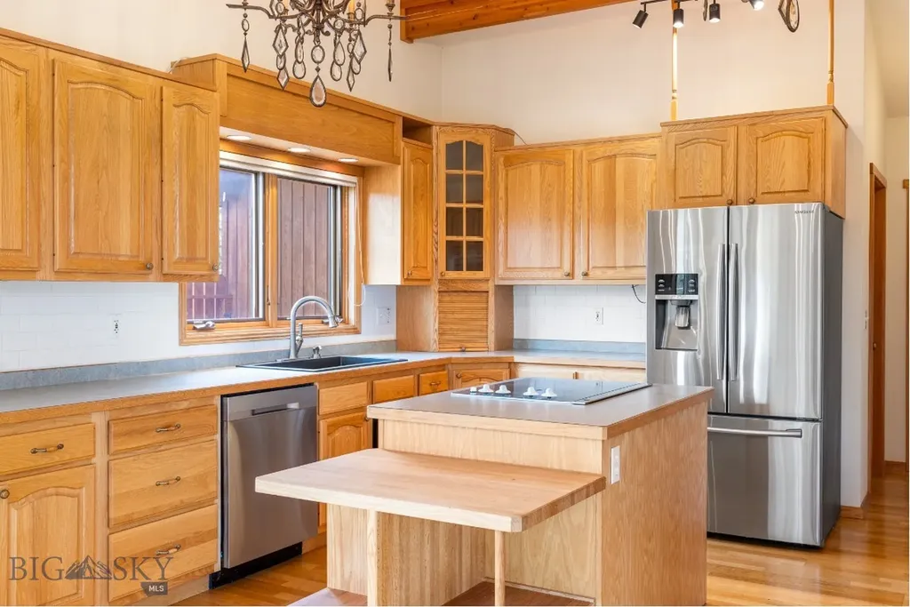 35 N Low Bench Road Gallatin Gateway MT 59730