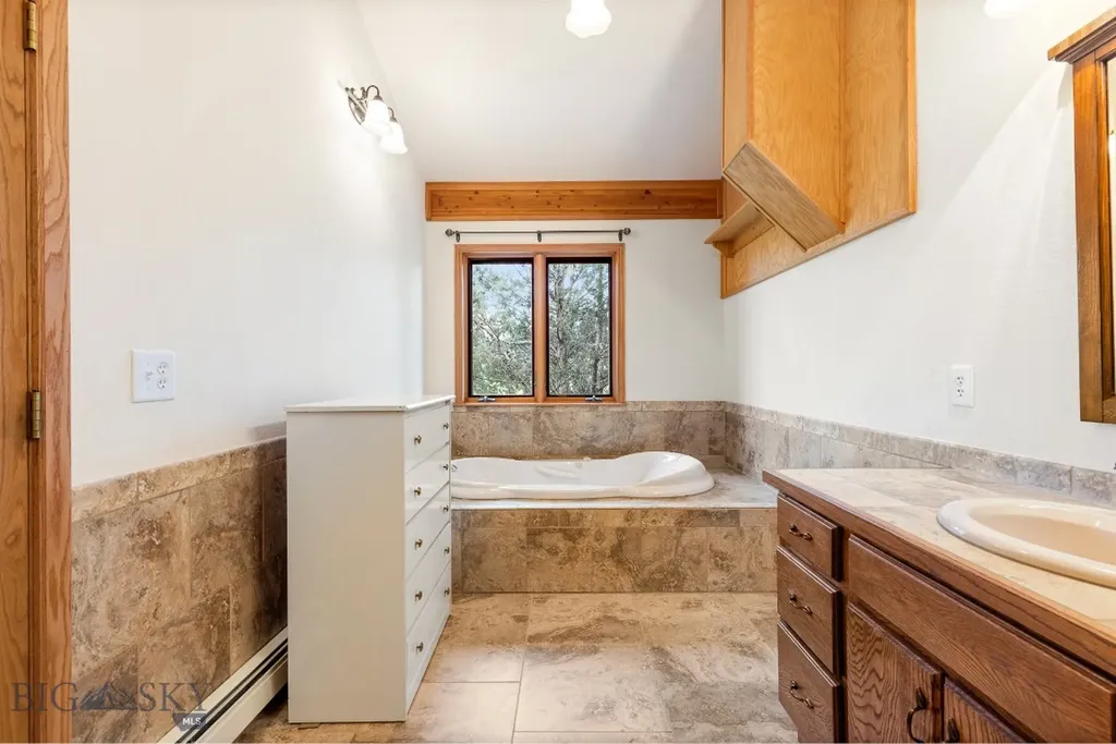 35 N Low Bench Road Gallatin Gateway MT 59730