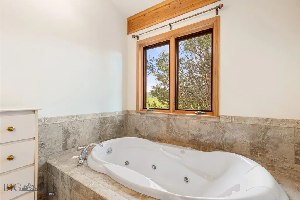 35 N Low Bench Road Gallatin Gateway MT 59730