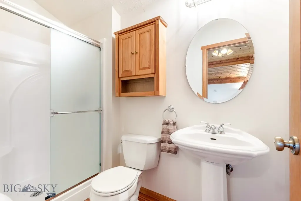35 N Low Bench Road Gallatin Gateway MT 59730