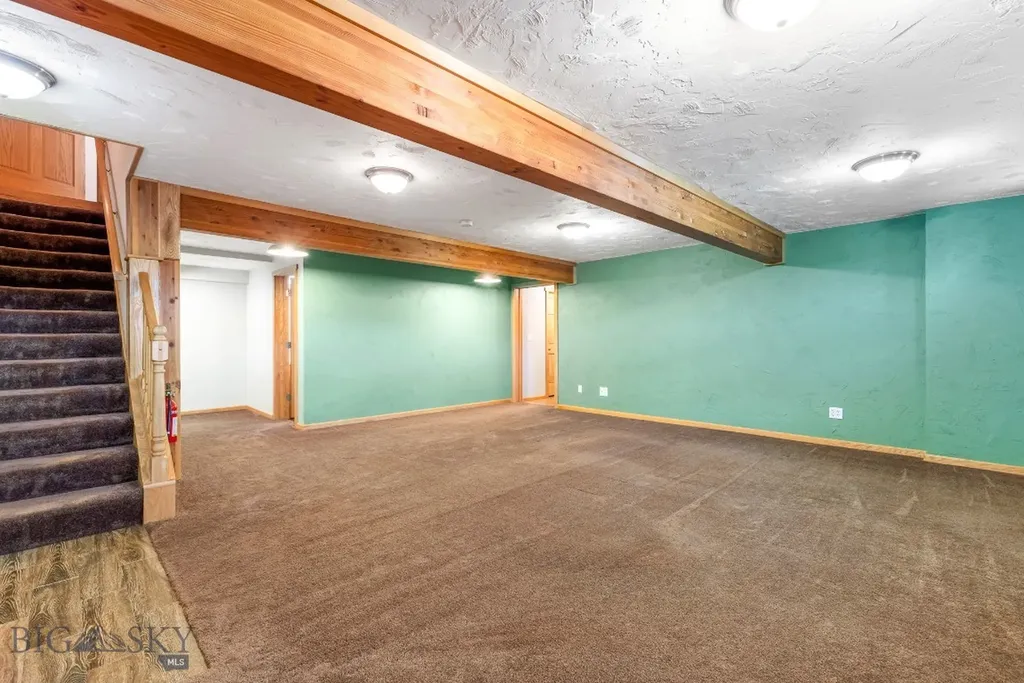35 N Low Bench Road Gallatin Gateway MT 59730