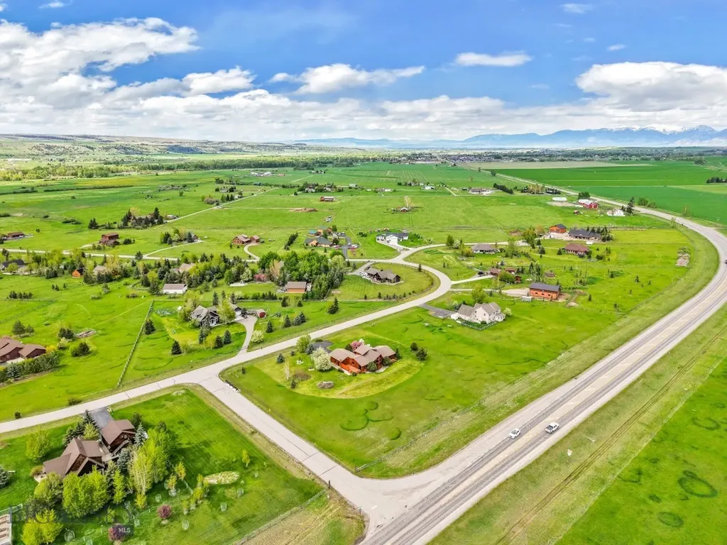 35 N Low Bench Road Gallatin Gateway MT 59730