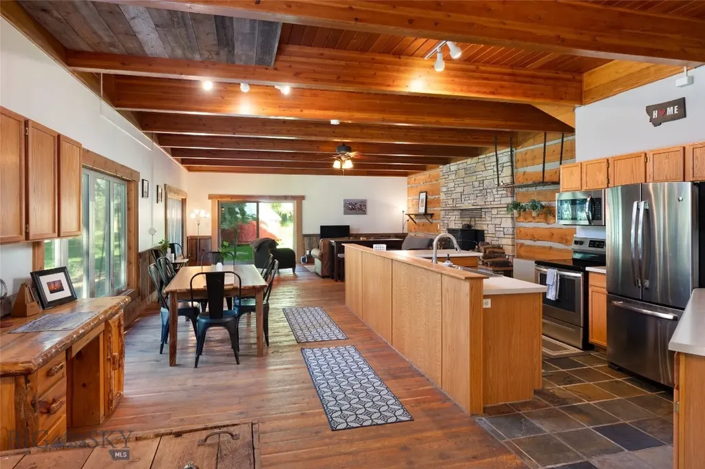 495 Jardine Road Gardiner MT 59030