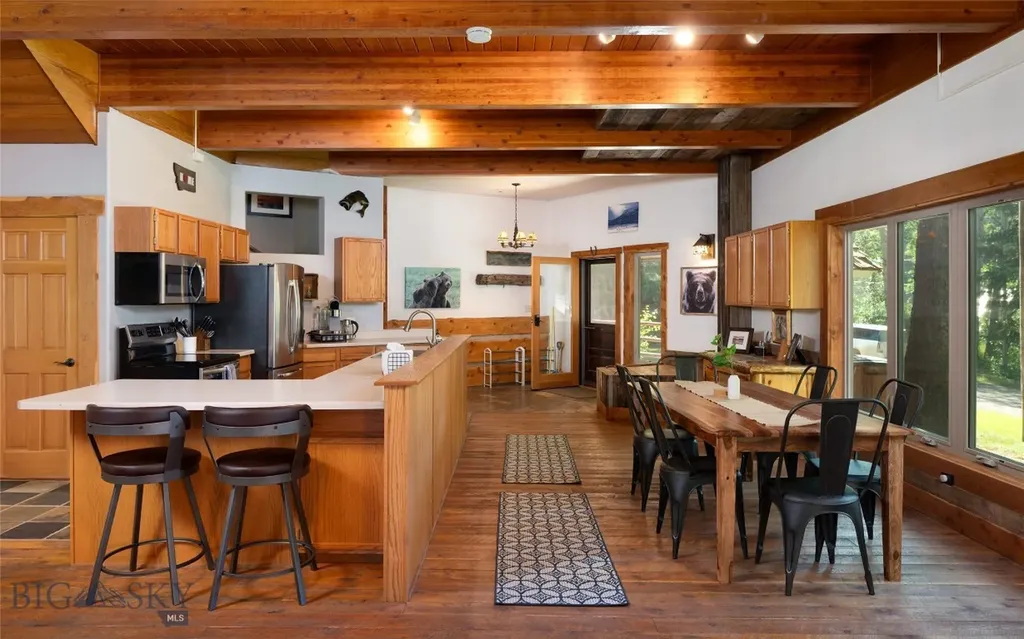 495 Jardine Road Gardiner MT 59030