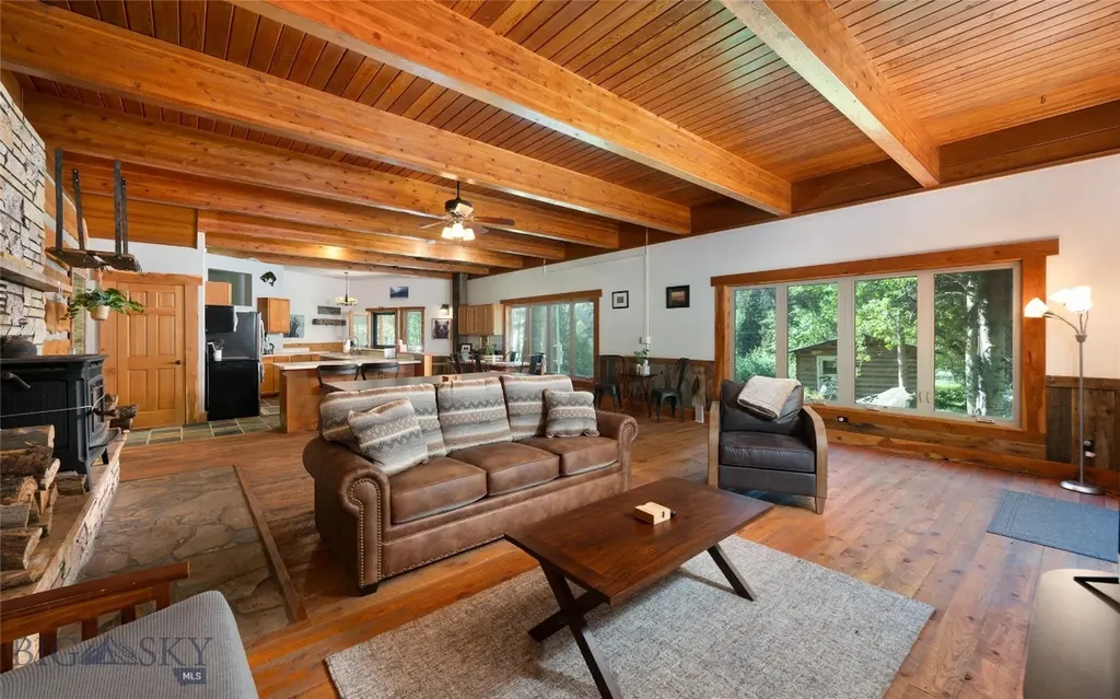 495 Jardine Road Gardiner MT 59030