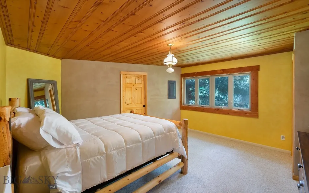 495 Jardine Road Gardiner MT 59030