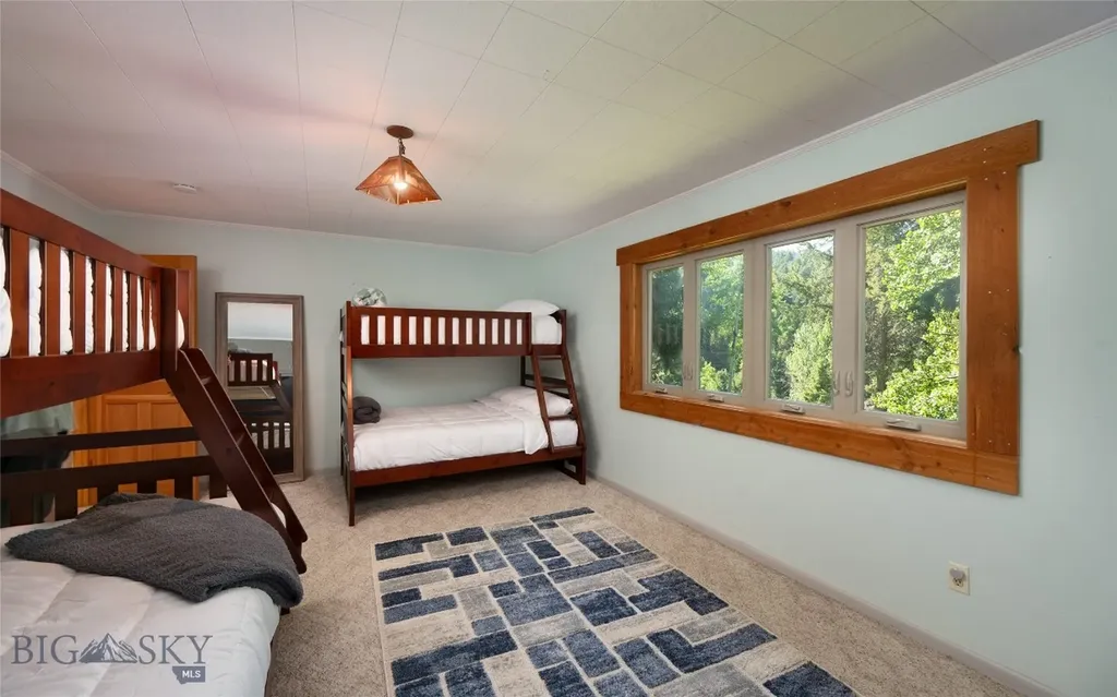 495 Jardine Road Gardiner MT 59030