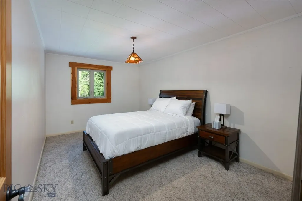 495 Jardine Road Gardiner MT 59030