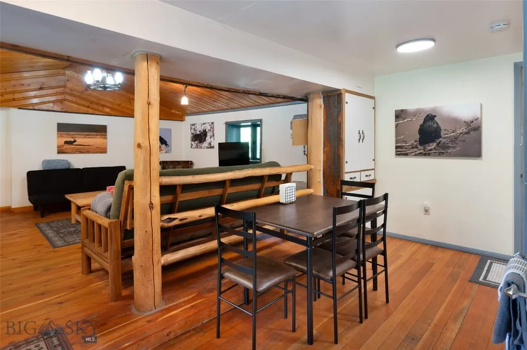 495 Jardine Road Gardiner MT 59030