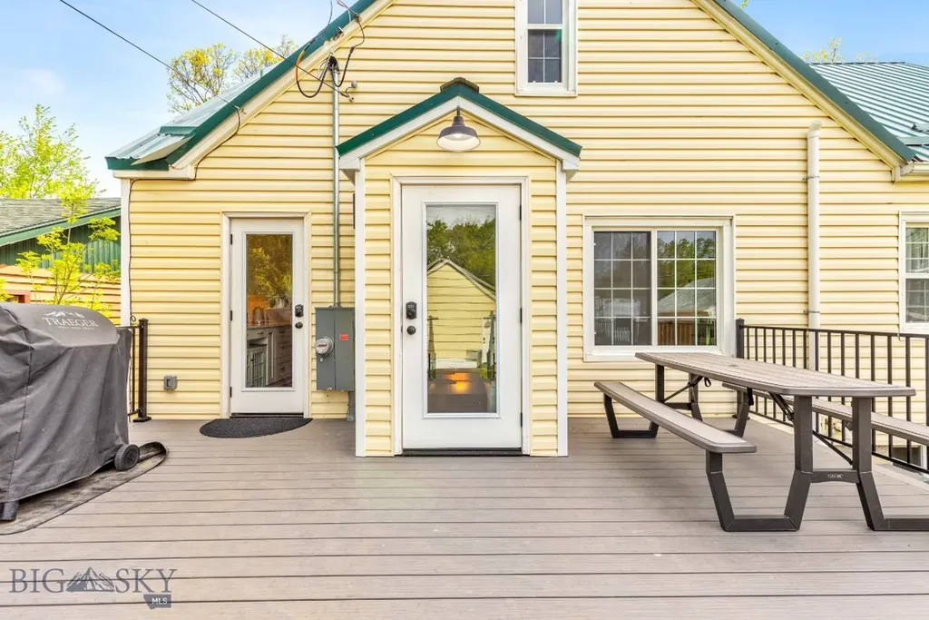 215 S 10th Street Livingston MT 59047