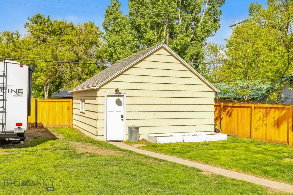 215 S 10th Street Livingston MT 59047