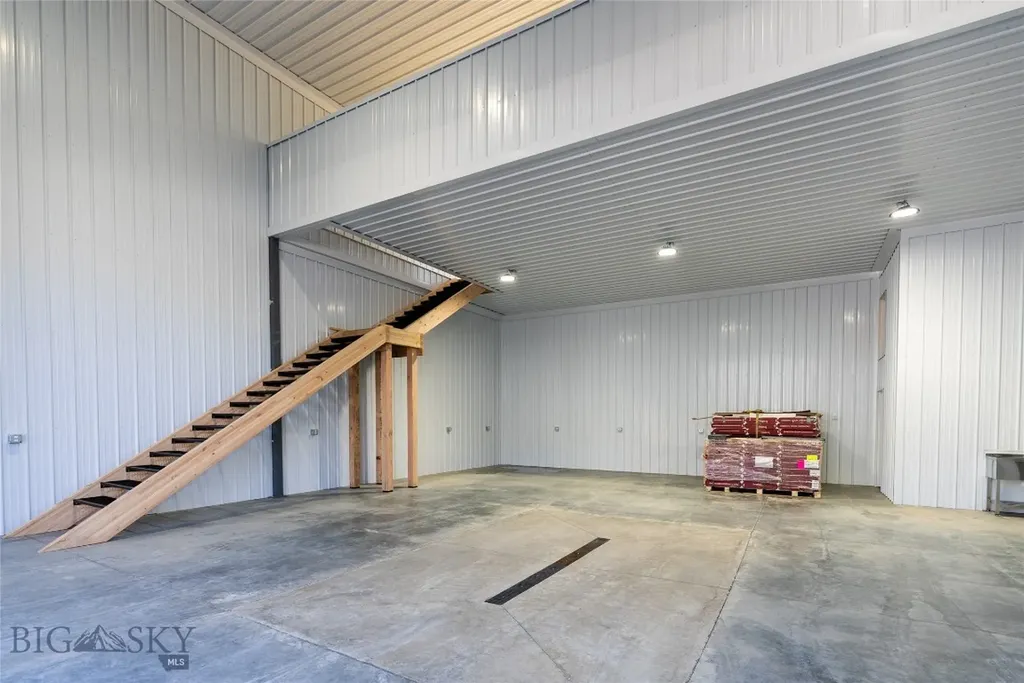 17 Blacksmith Loop Gallatin Gateway MT 59730