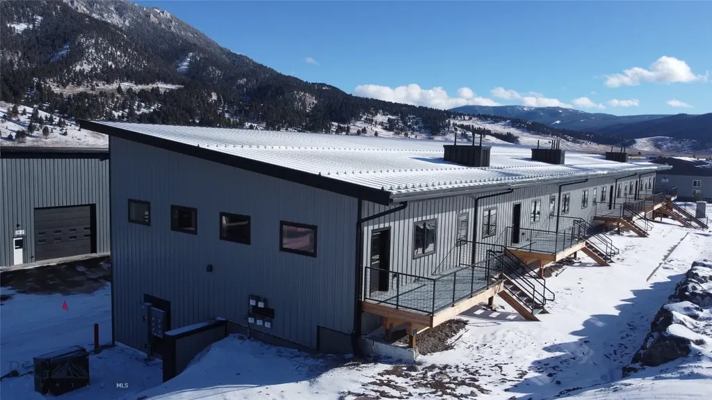 17 Blacksmith Loop Gallatin Gateway MT 59730