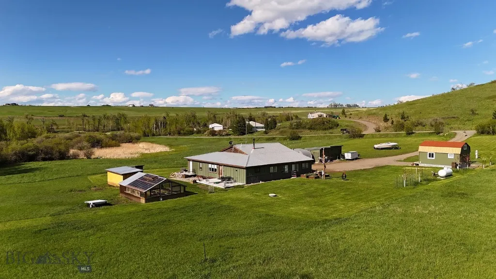 2178 Little Bear Road Gallatin Gateway MT 59730