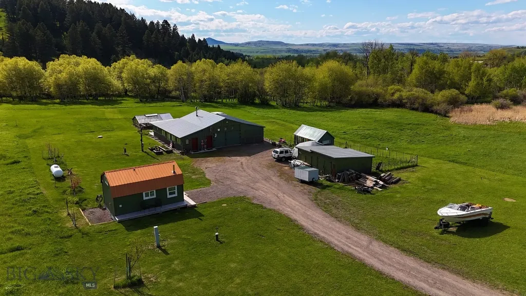 2178 Little Bear Road Gallatin Gateway MT 59730