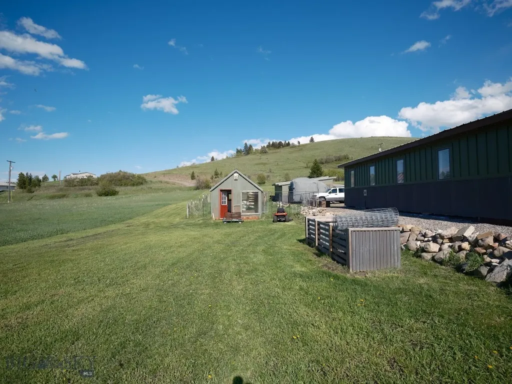2178 Little Bear Road Gallatin Gateway MT 59730