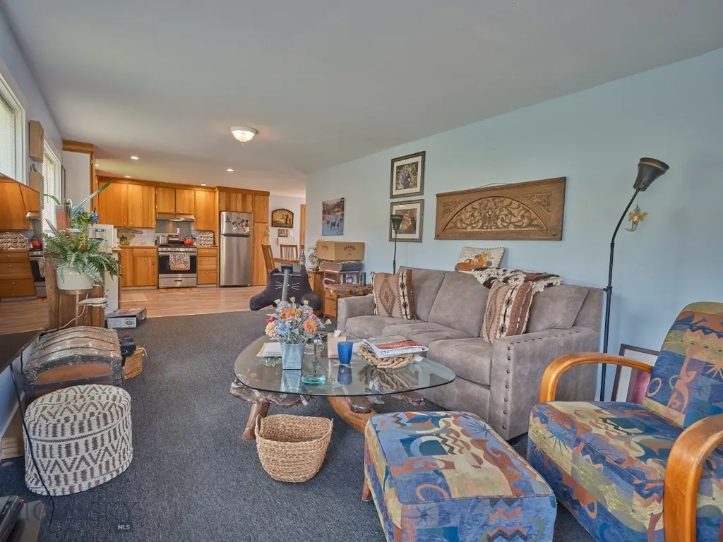 2178 Little Bear Road Gallatin Gateway MT 59730