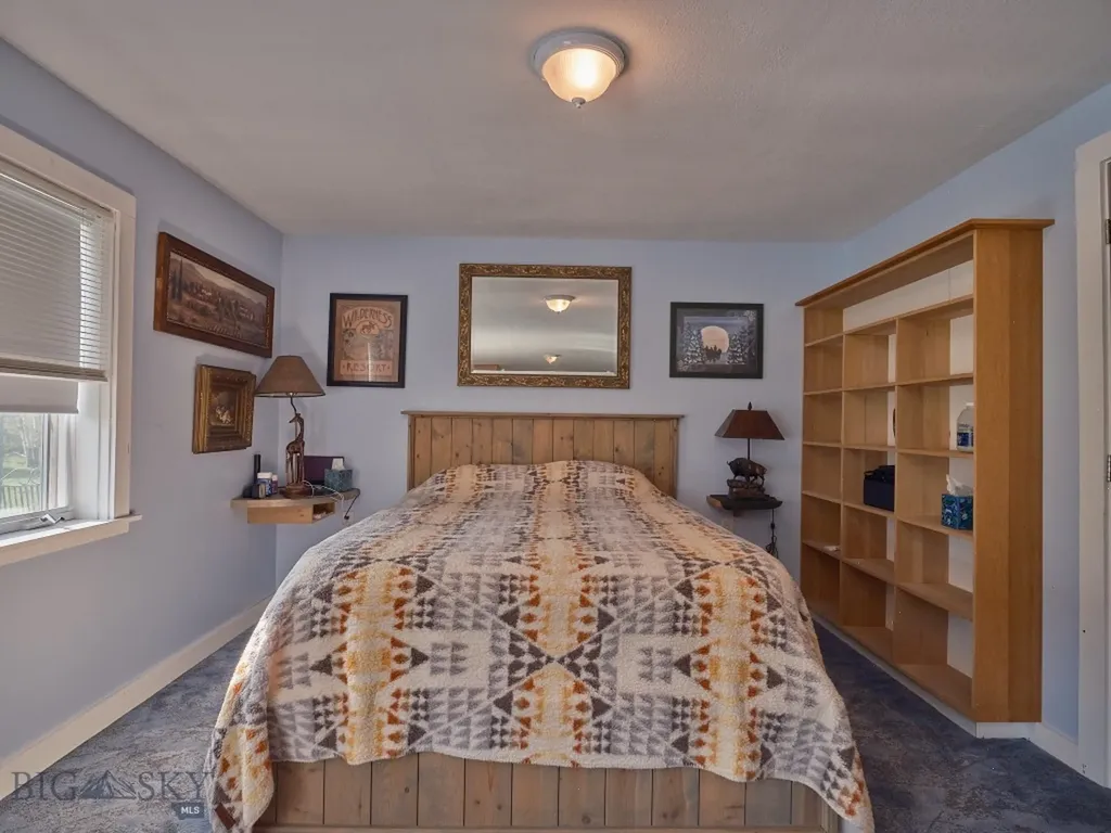 2178 Little Bear Road Gallatin Gateway MT 59730