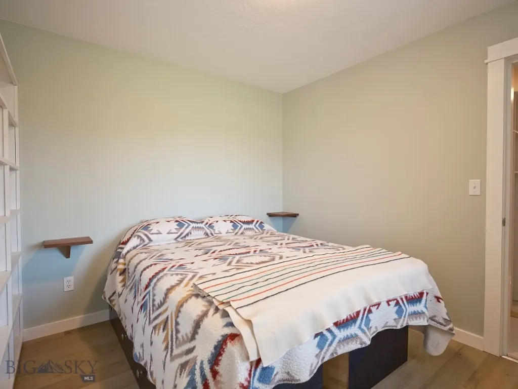2178 Little Bear Road Gallatin Gateway MT 59730