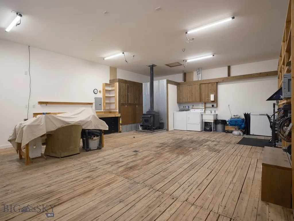 2178 Little Bear Road Gallatin Gateway MT 59730