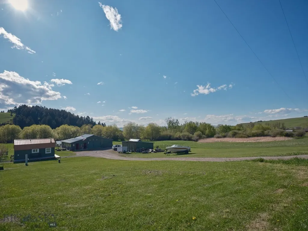 2178 Little Bear Road Gallatin Gateway MT 59730