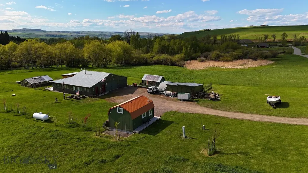 2178 Little Bear Road Gallatin Gateway MT 59730