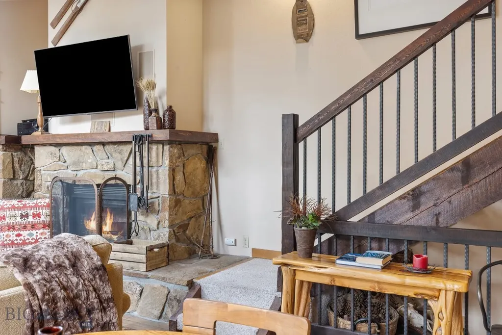 75 Rose Hip Circle Big Sky MT 59716