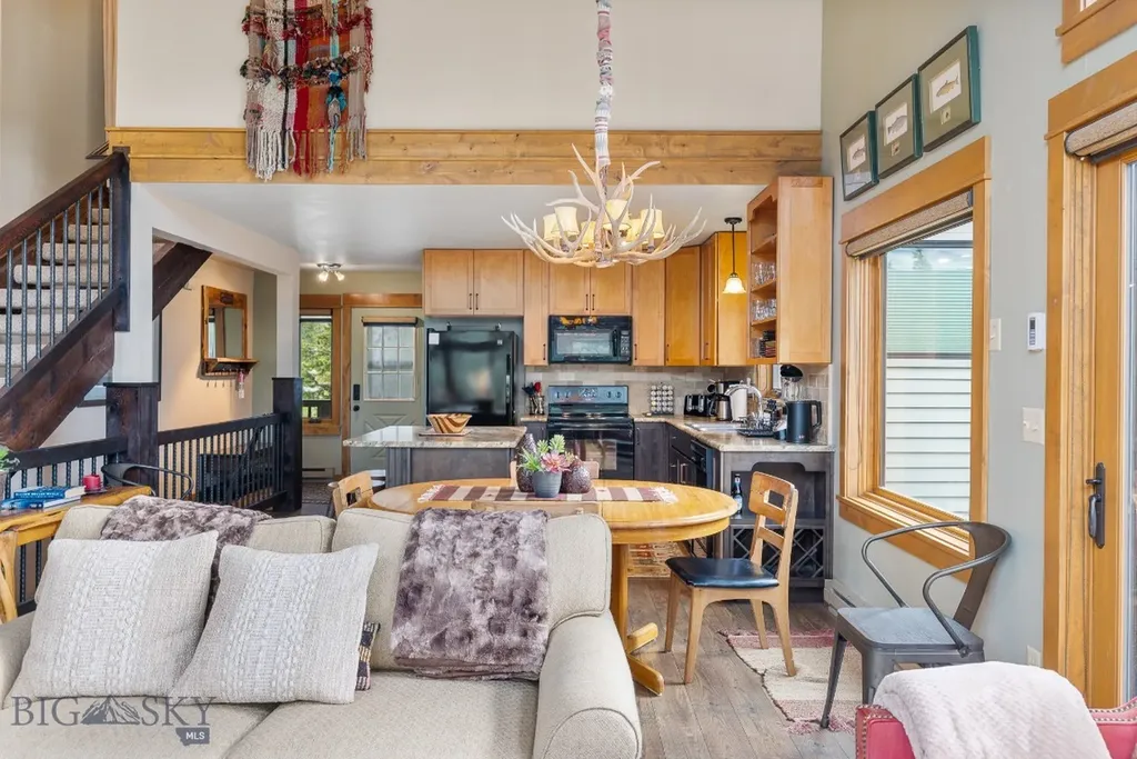75 Rose Hip Circle Big Sky MT 59716