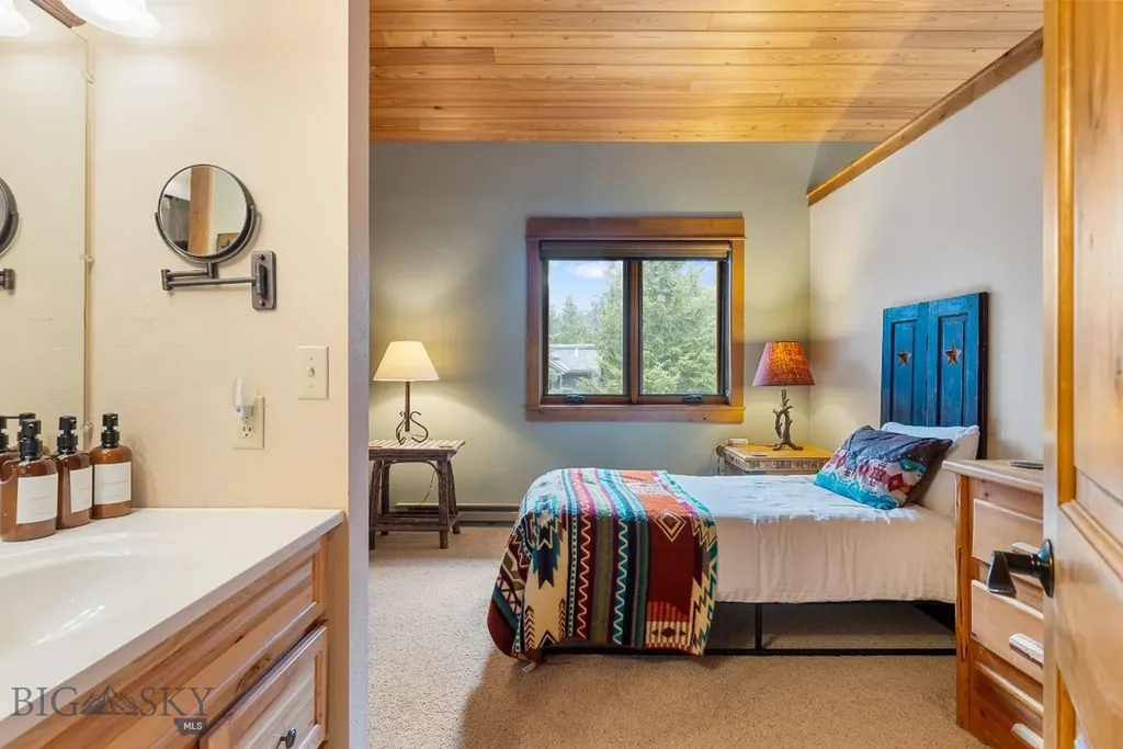 75 Rose Hip Circle Big Sky MT 59716
