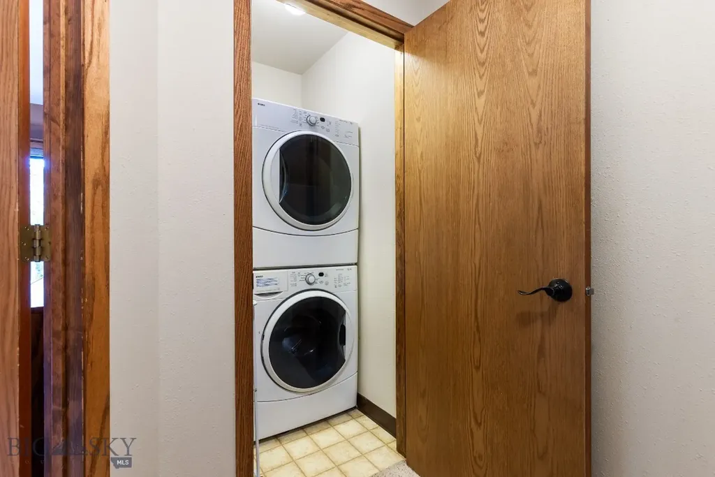 75 Rose Hip Circle Big Sky MT 59716