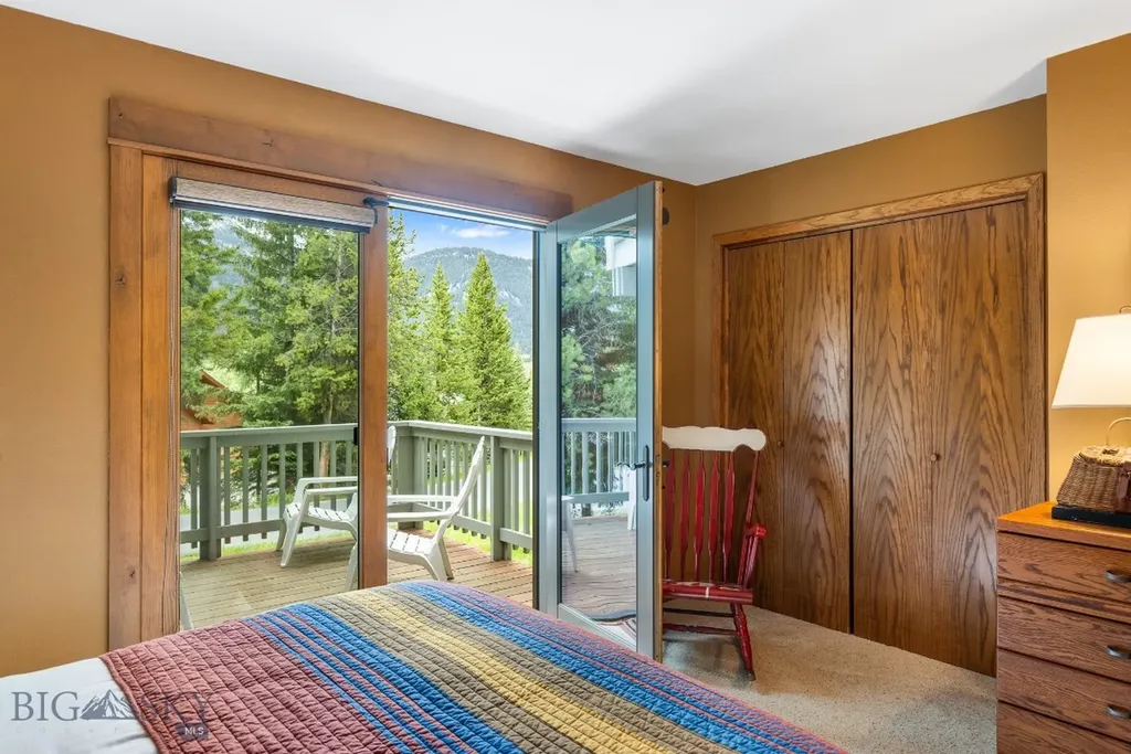 75 Rose Hip Circle Big Sky MT 59716