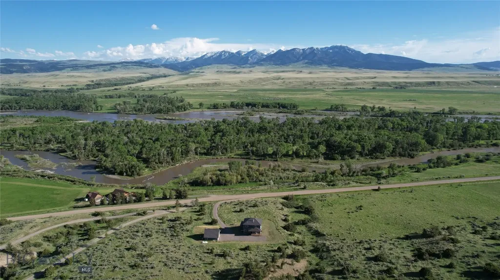 275 Convict Grade Road Livingston MT 59047