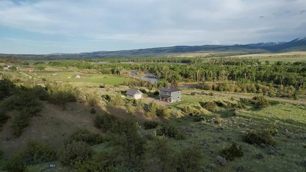275 Convict Grade Road Livingston MT 59047