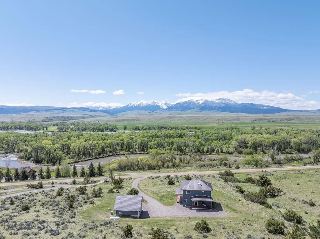 275 Convict Grade Road Livingston MT 59047